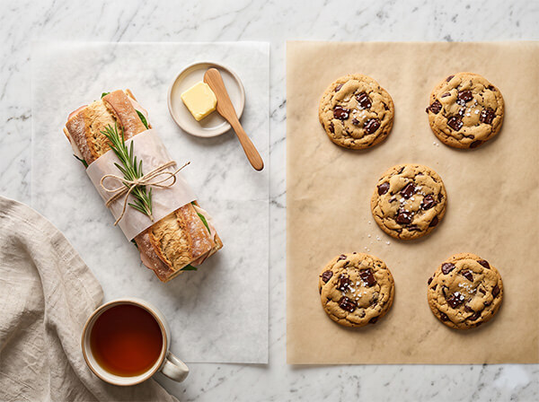 baking-paper-vs-greaseproof-paper-comparison-flat-lay.jpg