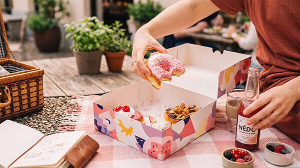custom-printed-greaseproof-paper-donut-box.jpg